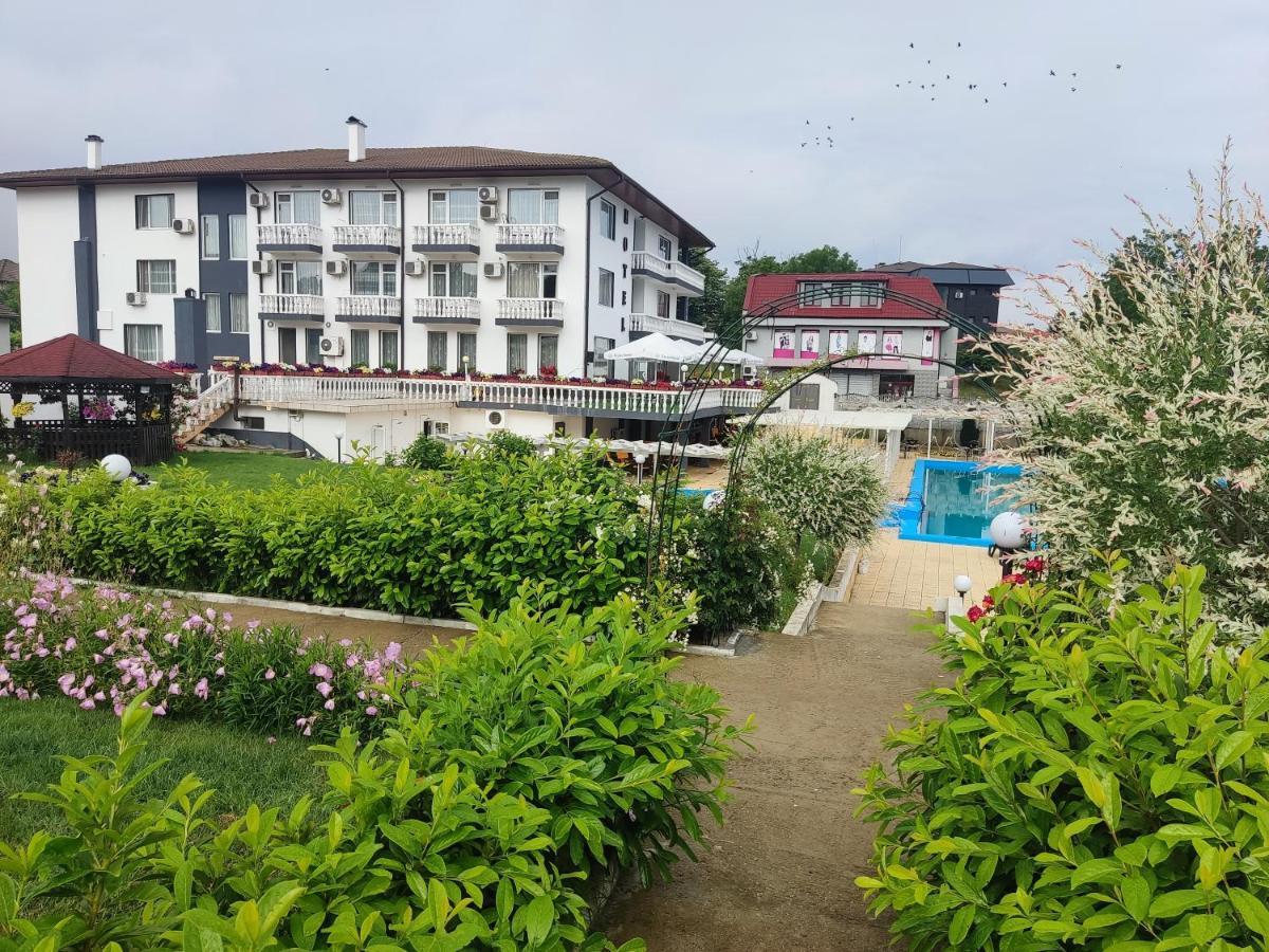 埃立特酒店 基尔科沃 外观 照片